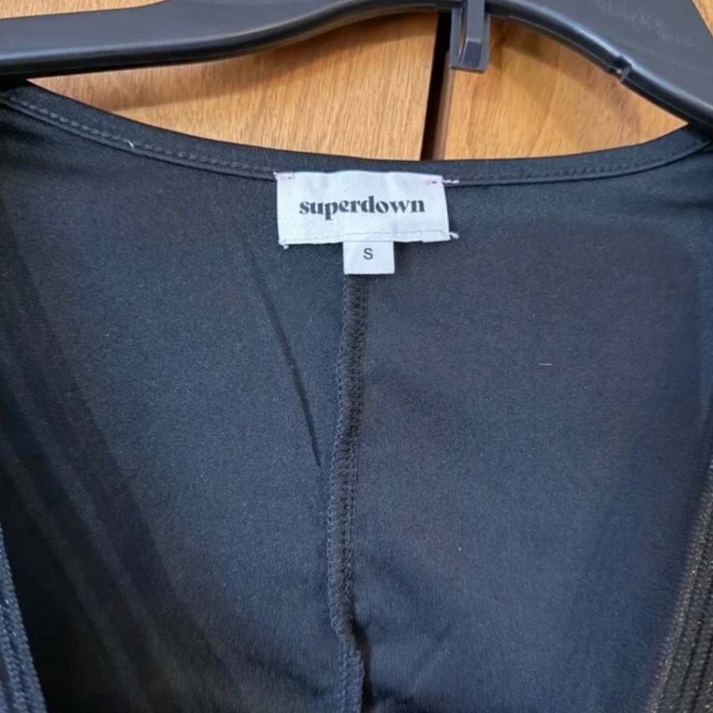 NWOT superdown britni deep v bodysuit Size: Small - Picture 7 of 7